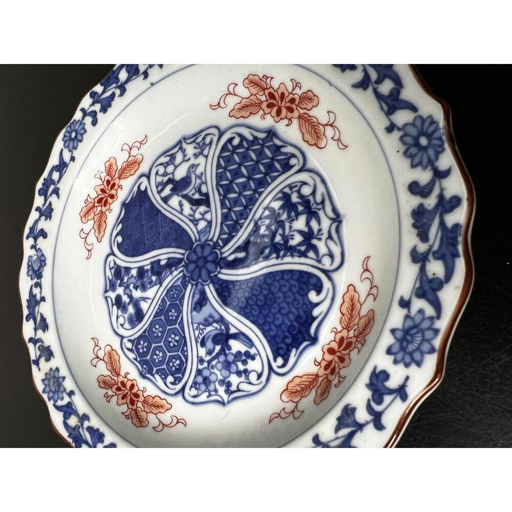 Japanese Imari 8” Scalloped Plate with Floral Pattern‎